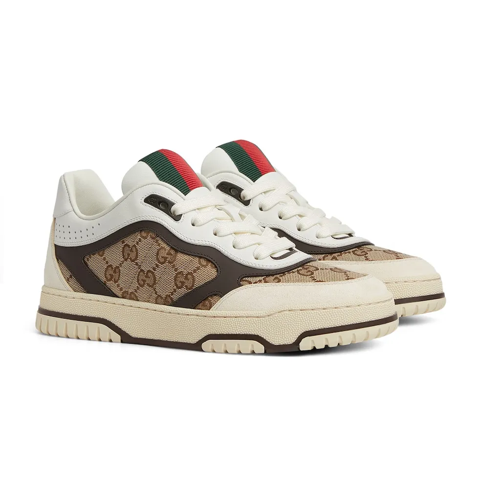 p480 Men's Men's Shoes Gucc*Gucci Re-Web series👫Couple's webbed leather sneakers, as the first sneakers created by Sabato De Sarno for Gucci, the Re-Web series reinterprets the brand's classic stripes, and sets off the modern silhouette design with bold and unique details. This shoe is crafted from iconic classic GG canvas and white leather. This new sneaker is ingeniously decorated with many of the brand's classic details, and is equipped with a bright red and green webbing tongue, which will make people fall in love at first sight. Yuan Size: Female 35-40 Male 39-44 (can be customized to 45, 46